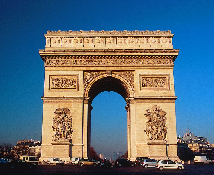 khai-hoan-mon-paris