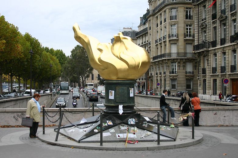 flame-of-liberty-memorial-ngon-duoc-ki-niem-tu-do