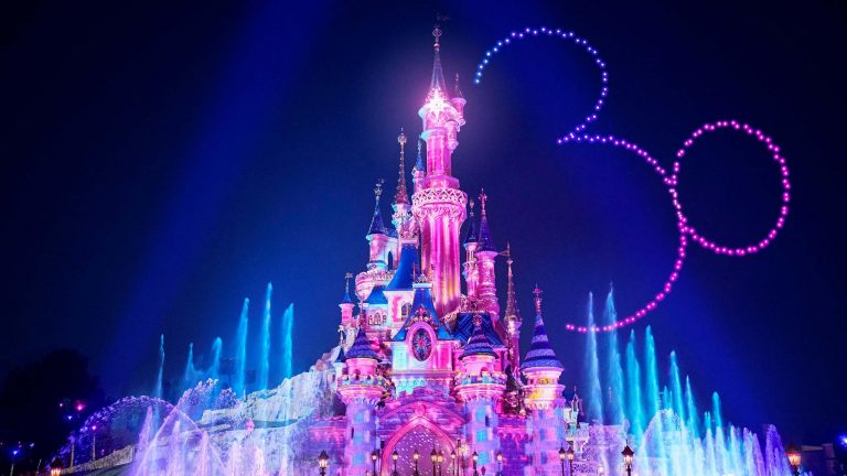 Disneyland Paris có gì? Kinh nghiệm khám phá Disneyland Paris từ A đến Z