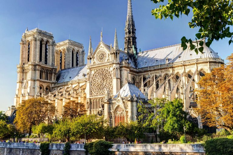 Nhà thờ Đức Bà Paris và 10 sự thật thú vị ít người biết