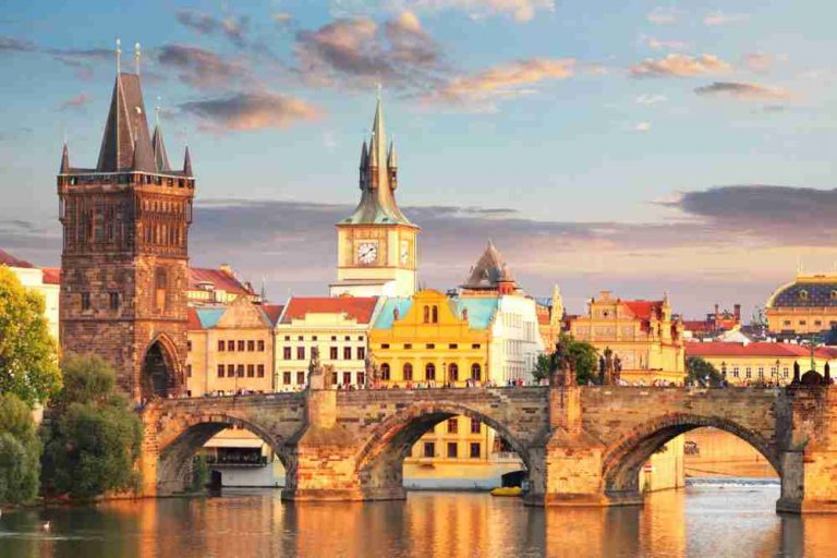 Thành phố Praha: Hành trình khám phá thành phố cổ kính đẹp nhất Châu Âu